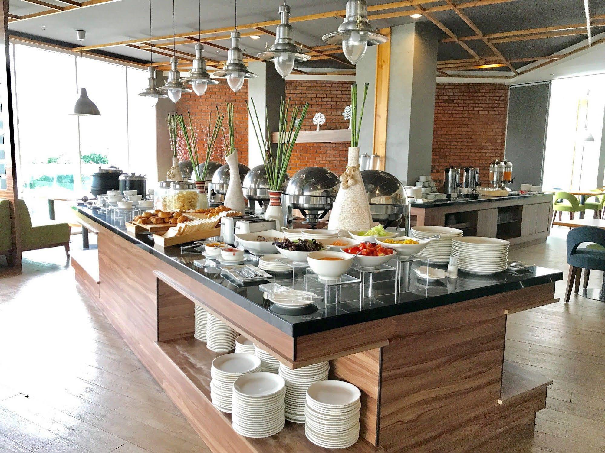 อะยะกะ สวีท Hotel จาการ์ตา ภายนอก รูปภาพ